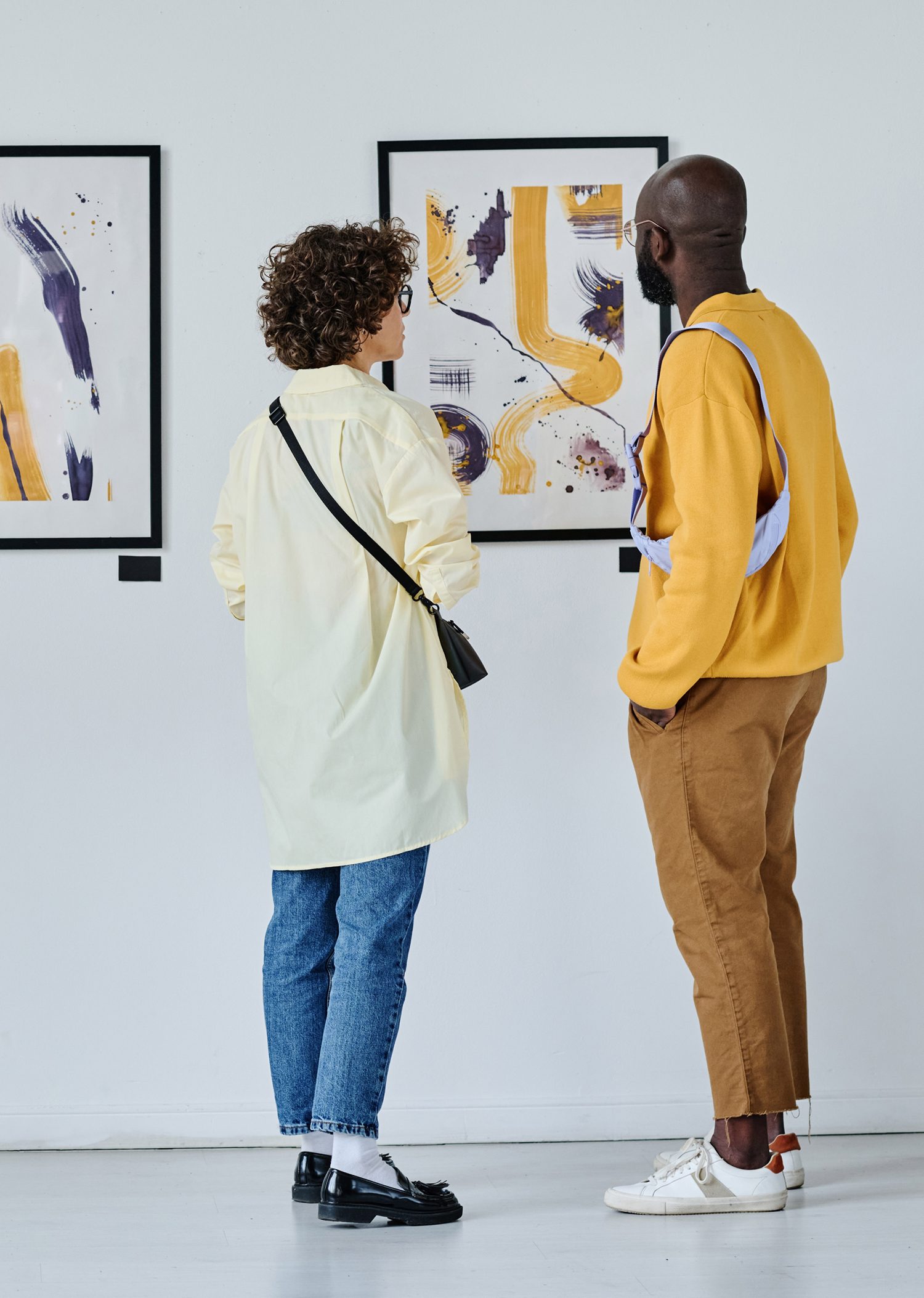 Young,Couple,Visiting,Art,Gallery